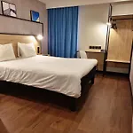 Hotel Ibis Creil Sur Oise 3*