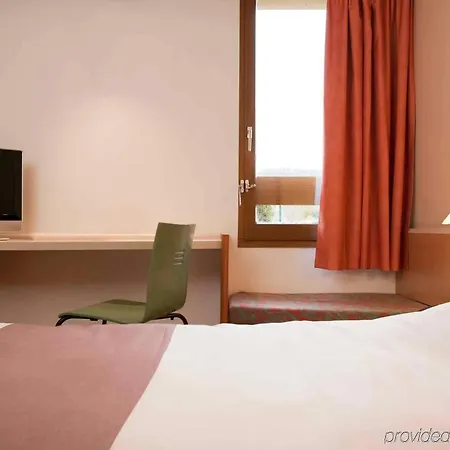 Ibis Creil Sur Oise فندق