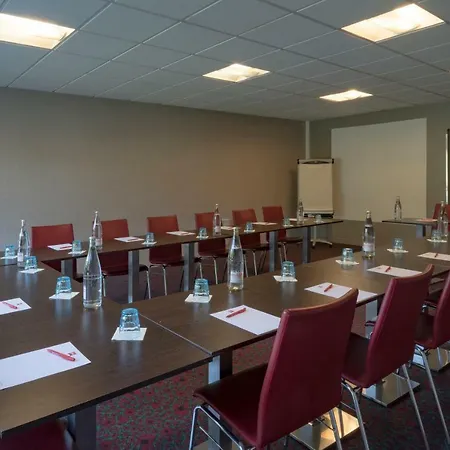 Ibis Creil Sur Oise Otel