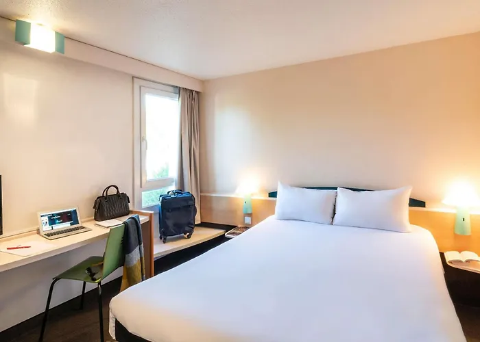 Ibis Creil Sur Oise Hotel 3*